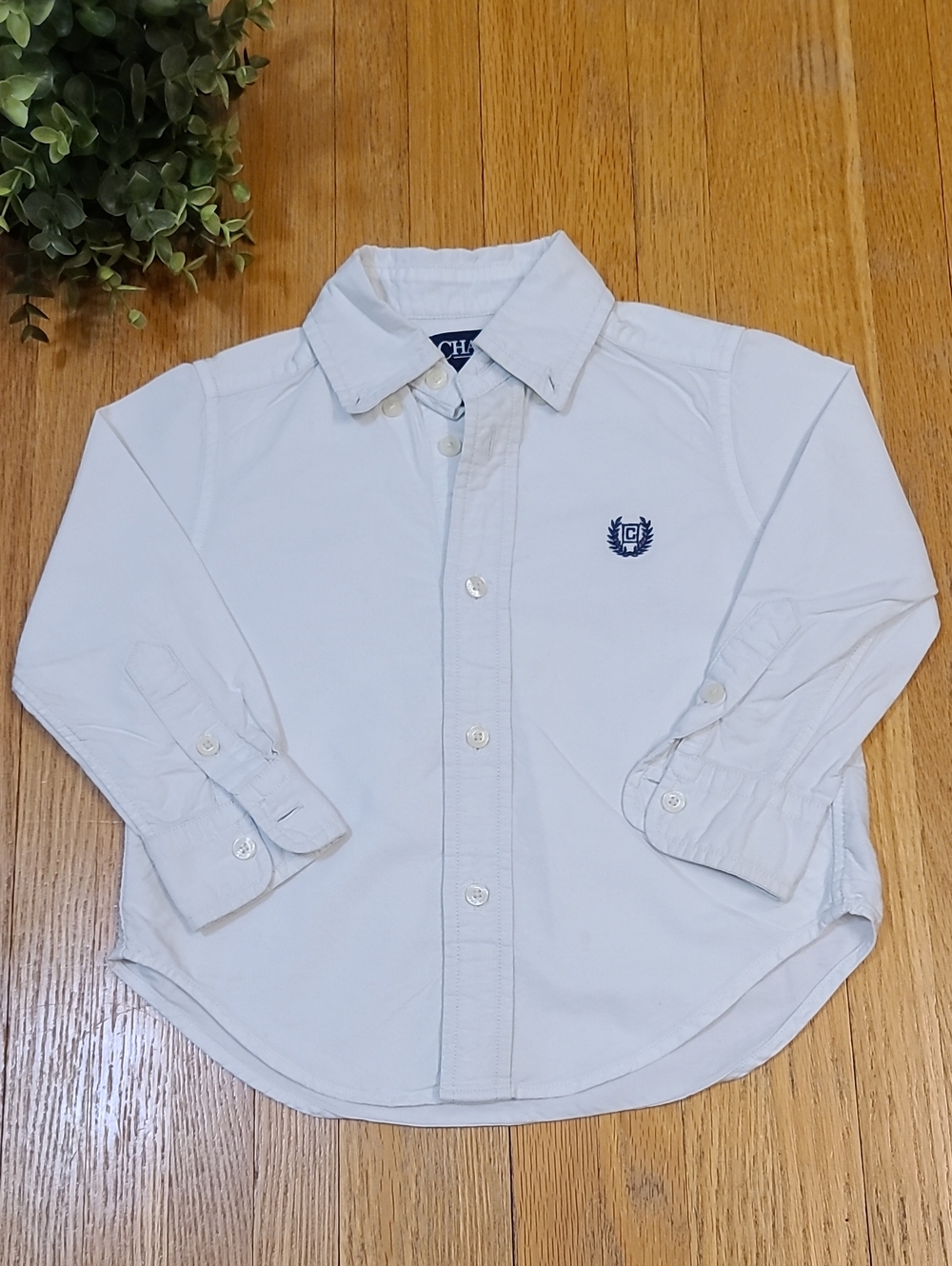 Chaps White Long-Sleeve Button-Down Shirt with Navy Crest